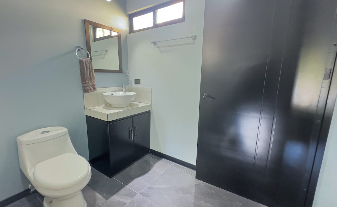 1 BEDROOM HOME WITH POOL AND ROOM TO EXPAND