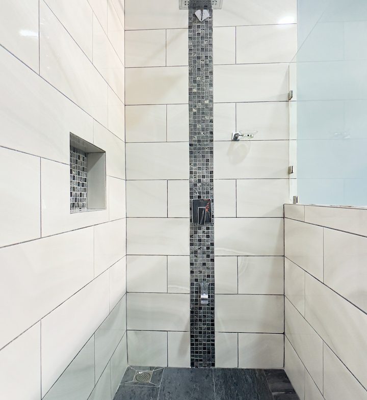 1 BEDROOM HOME WITH POOL AND ROOM TO EXPAND