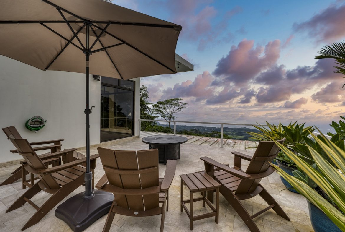WHALE TAIL AND AMAZING OCEAN VIEWS 2 BEDROOM HOME FOR SALE