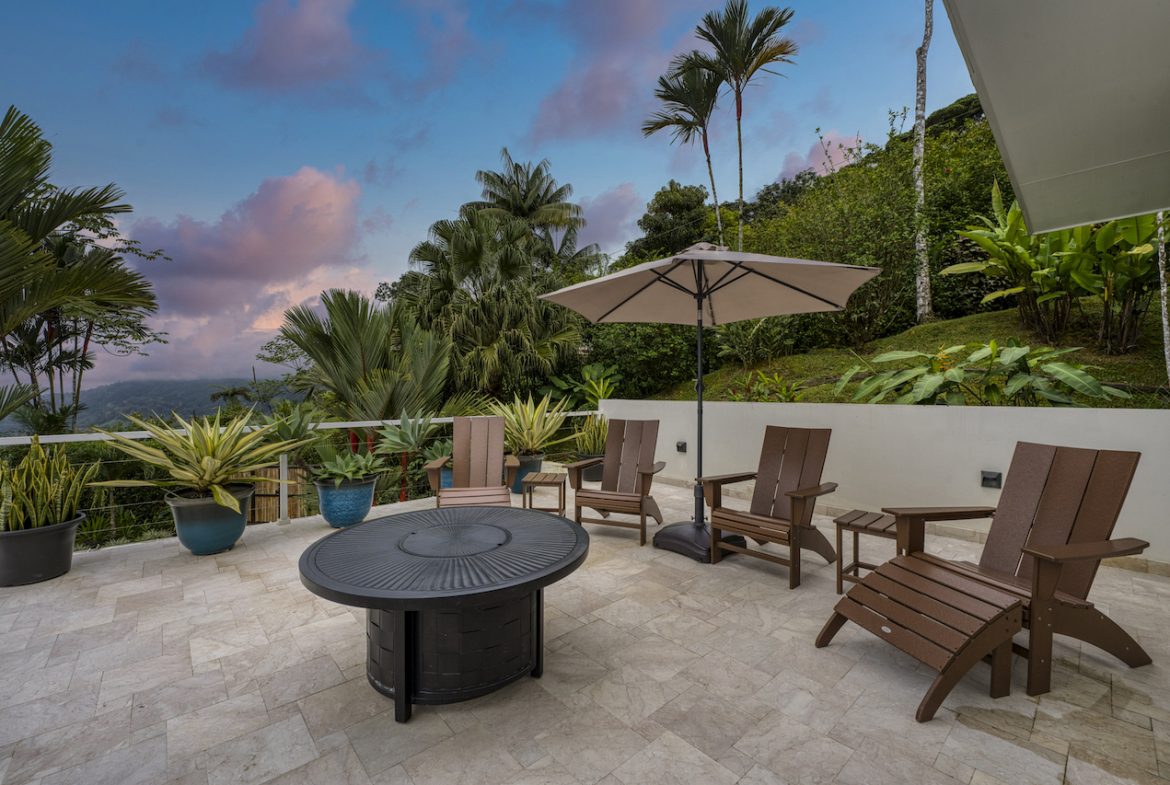 WHALE TAIL AND AMAZING OCEAN VIEWS 2 BEDROOM HOME FOR SALE