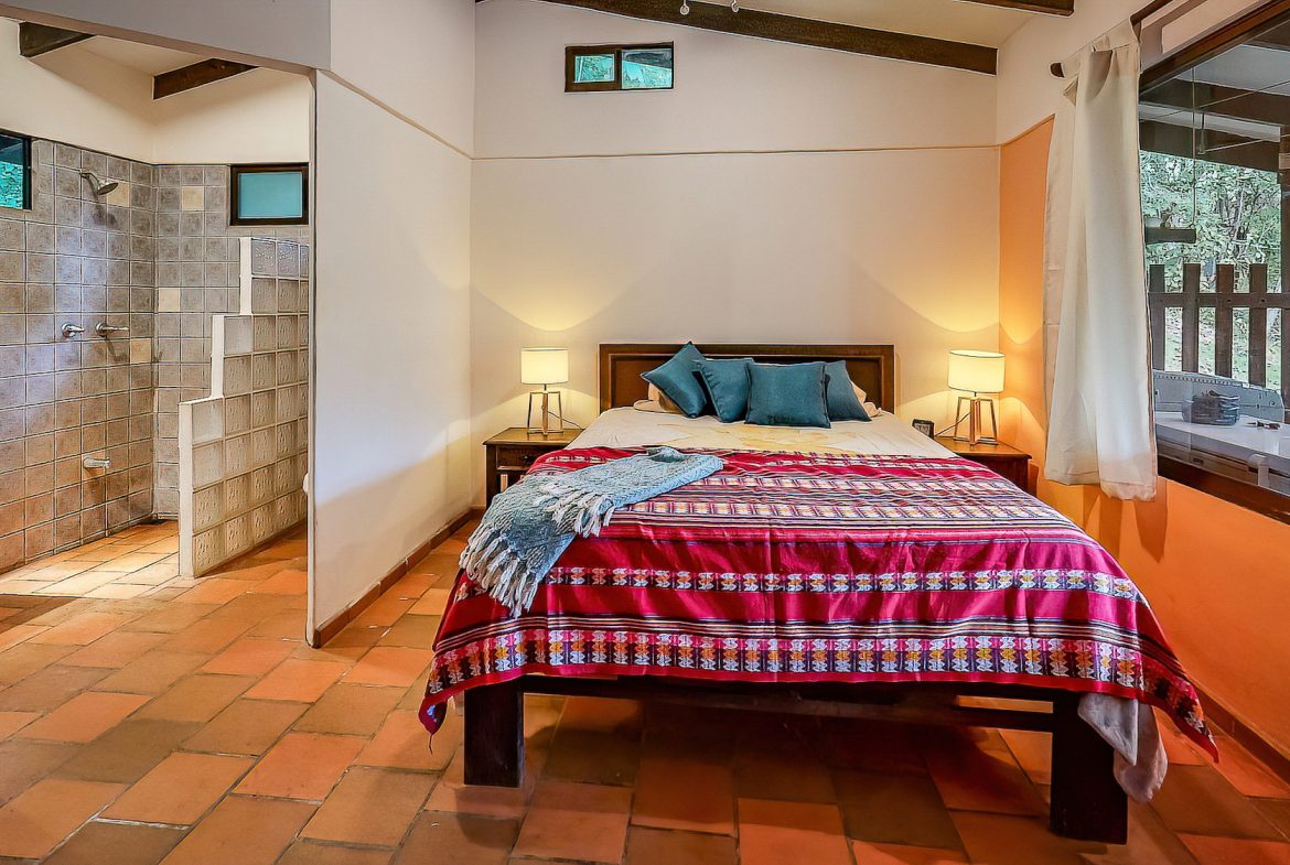Boutique Lodge Retreat Walking Distance to Uvita River