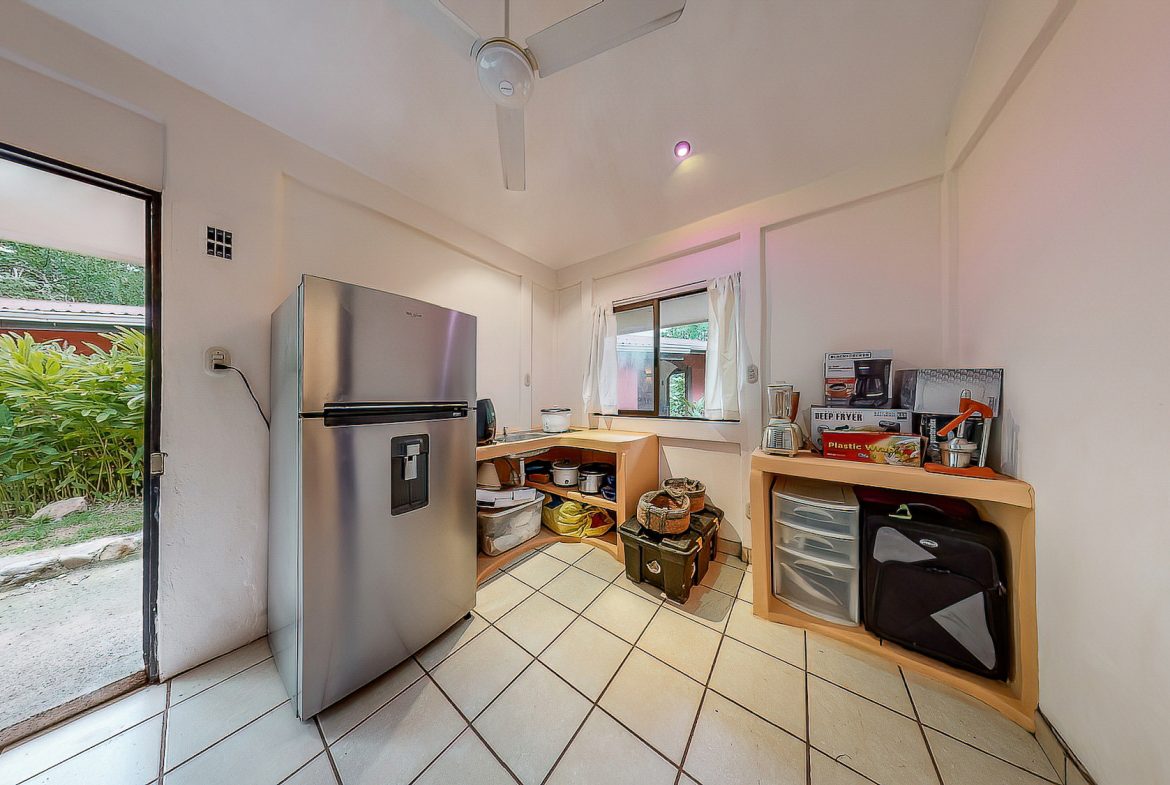 Boutique Lodge Retreat Walking Distance to Uvita River