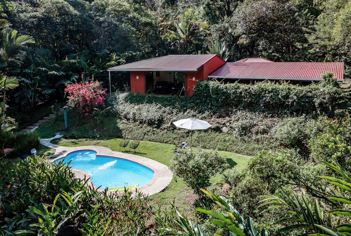Boutique Lodge Retreat Walking Distance to Uvita River
