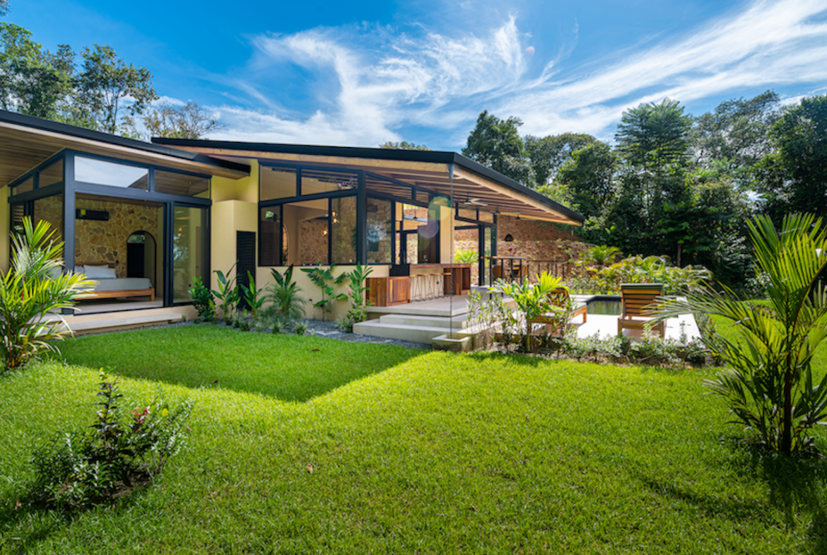 BEAUTIFUL MODERN JUNGLE HOME IN OJOCHAL, Uvita, Costa Rica — photo 3