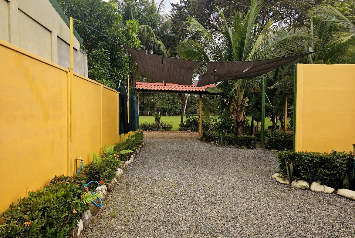 TWO INCOME-GENERATING APARTMENTS FOR SALE IN UVITA, Uvita, Costa Rica — photo 2