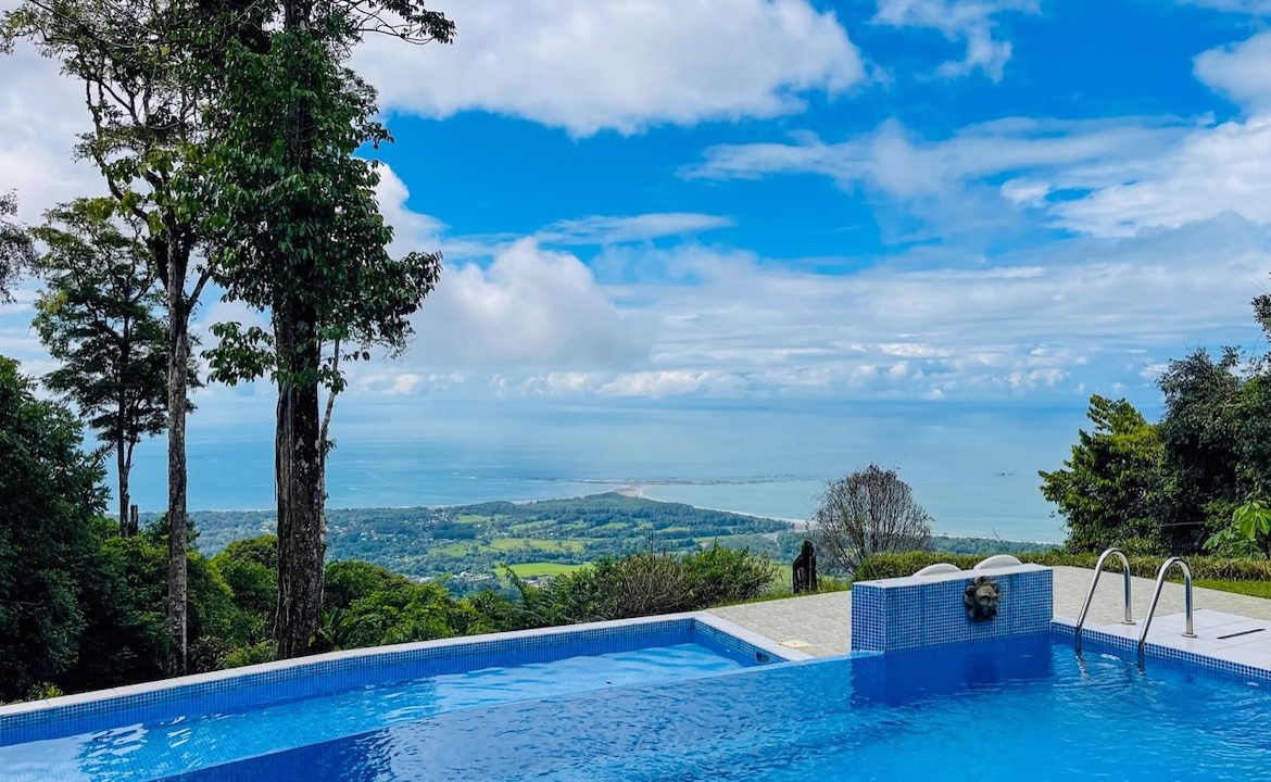 TWO HOUSES WITH AMAZING OCEAN VIEWS + GUEST HOUSE AND ADDITIONAL BUILDING SITES – 13 ACRES, Uvita, Costa Rica — photo 3