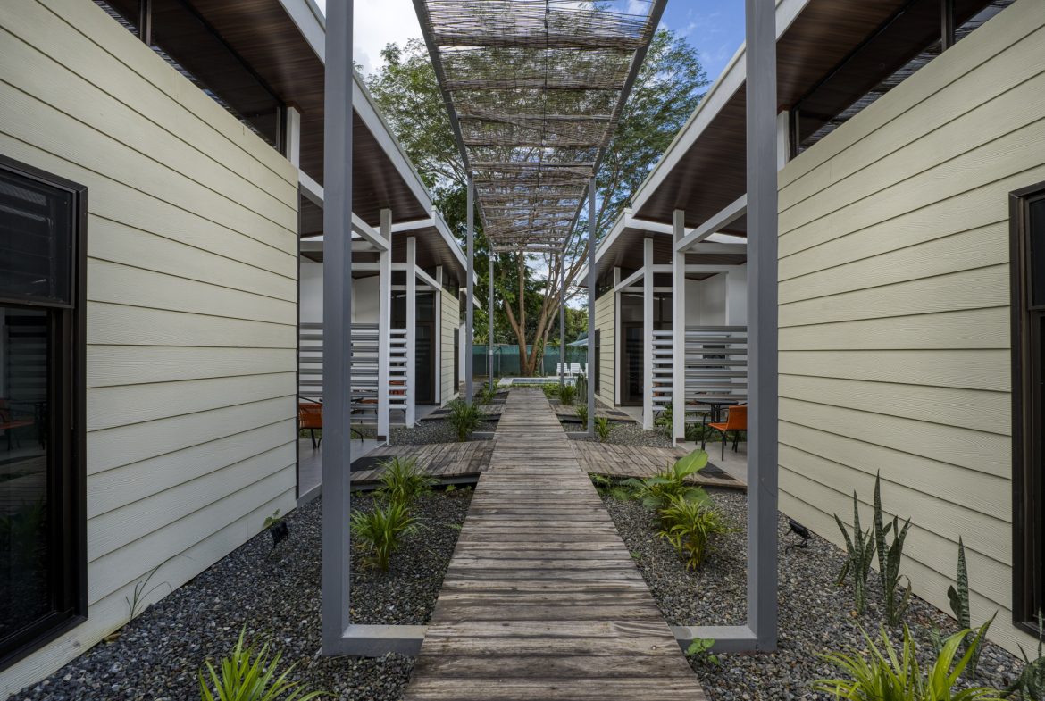 BRAND NEW BUNGALOWS IN UVITA – PRIME LOCATION | 5 BEDROOMS – 5 BATHS | 0.12 ACRES
