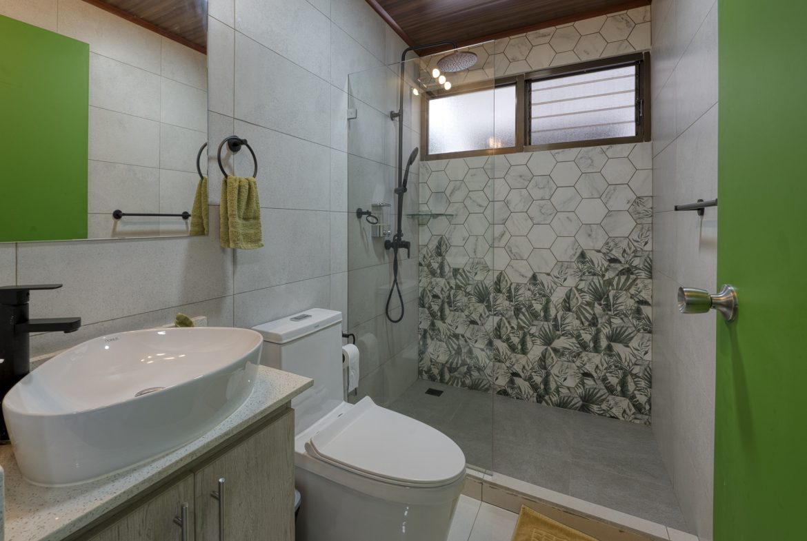 BRAND NEW BUNGALOWS IN UVITA – PRIME LOCATION | 5 BEDROOMS – 5 BATHS | 0.12 ACRES