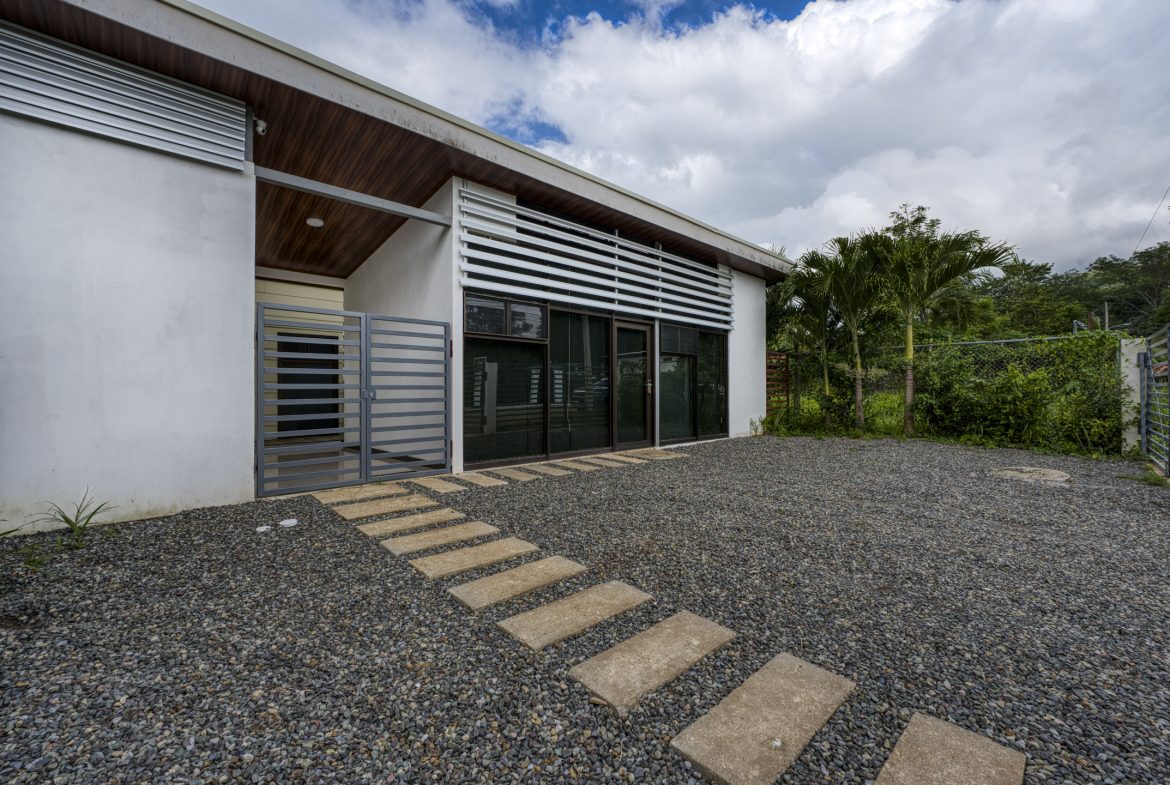 BRAND NEW BUNGALOWS IN UVITA – PRIME LOCATION | 5 BEDROOMS – 5 BATHS | 0.12 ACRES