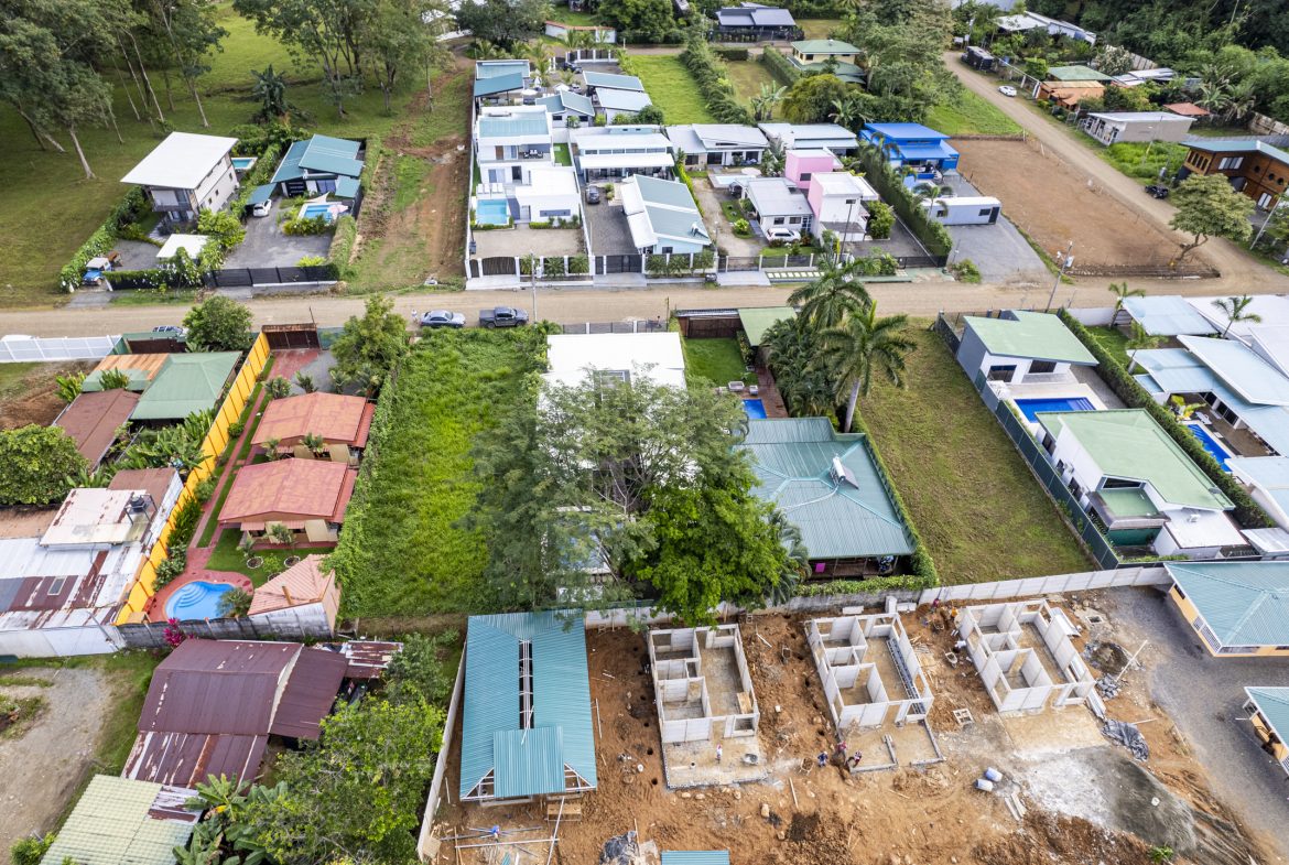 BRAND NEW BUNGALOWS IN UVITA – PRIME LOCATION | 5 BEDROOMS – 5 BATHS | 0.12 ACRES
