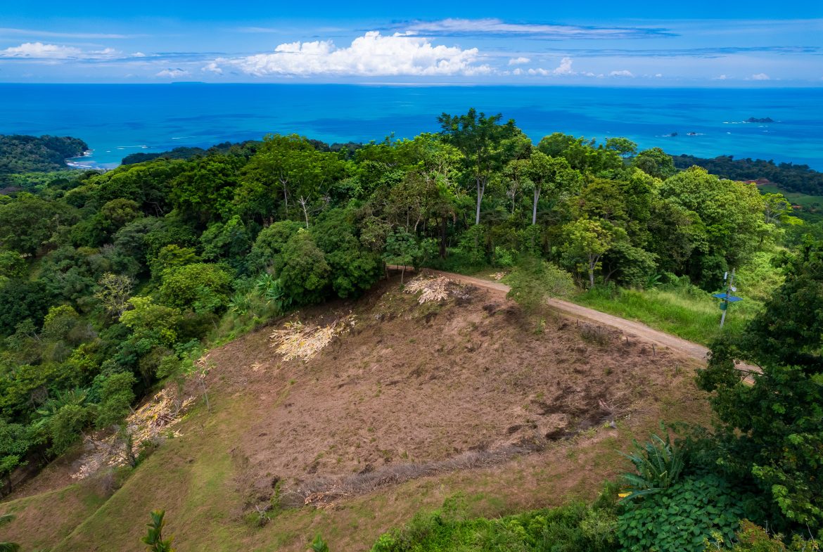 STUNNING OCEAN-VIEW LOT WITH TRANQUIL SURROUNDINGS – 0.5 ACRES