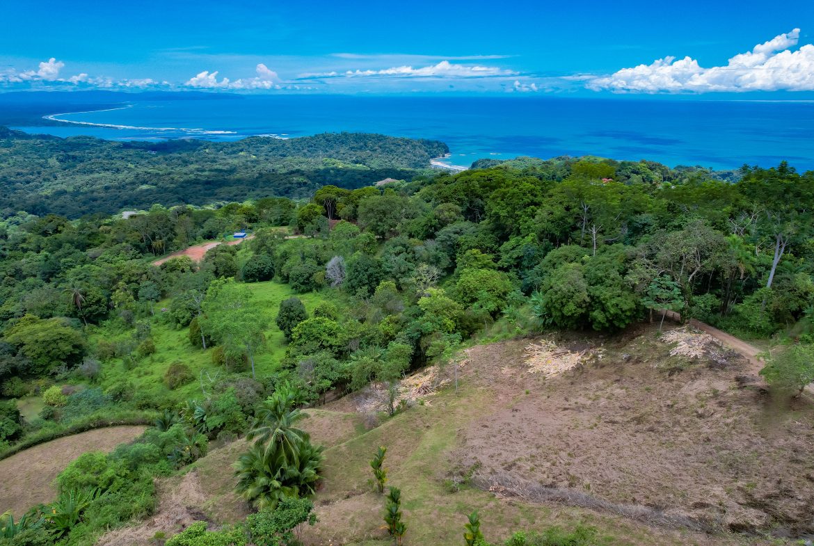 STUNNING OCEAN-VIEW LOT WITH TRANQUIL SURROUNDINGS – 0.5 ACRES
