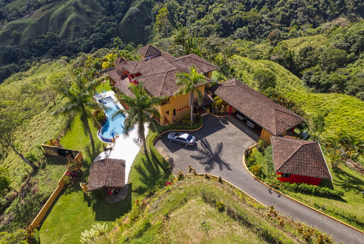 EXQUISITE LUXURY ESTATE WITH BREATHTAKING VIEWS & HIGH-END RENTAL POTENTIAL – 1.9 ACRES, Uvita, Costa Rica — photo 5