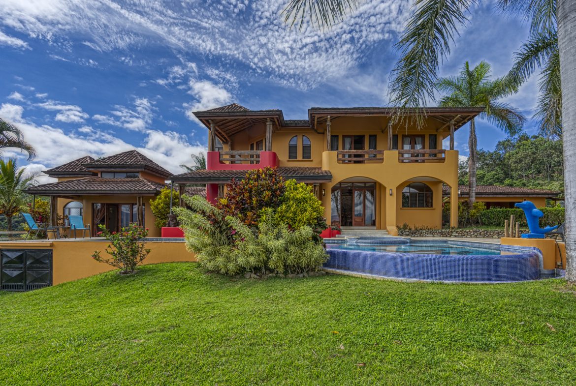 EXQUISITE LUXURY ESTATE WITH BREATHTAKING VIEWS & HIGH-END RENTAL POTENTIAL – 1.9 ACRES, Uvita, Costa Rica — photo 8
