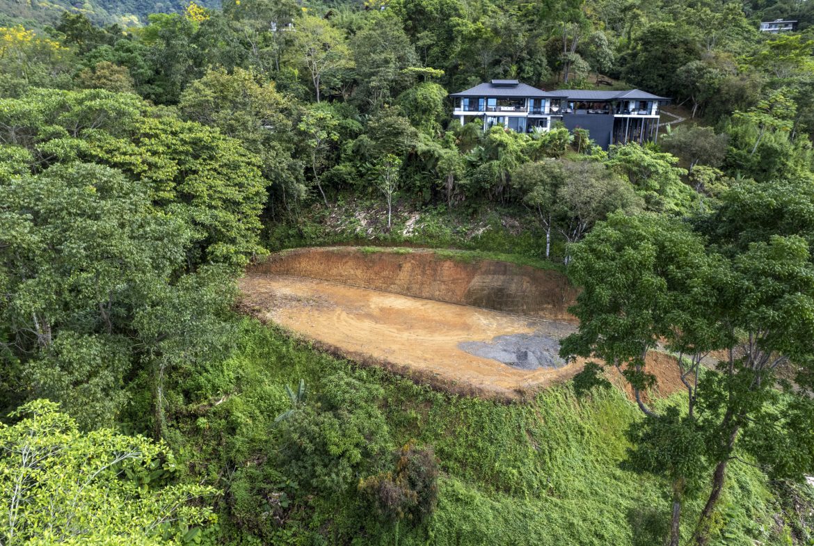 PRIME OCEAN VIEW PARCEL IN UVITA : A RARE COASTAL GEM – 1.9 ACRES
