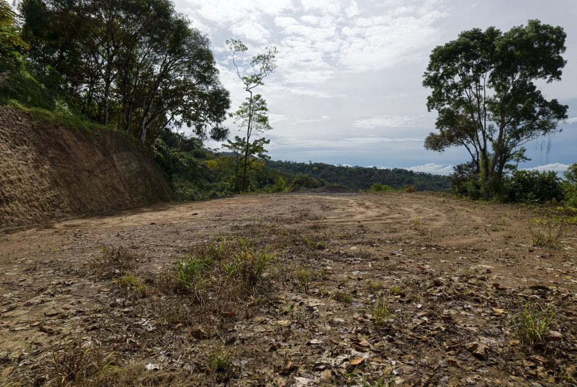 PRIME OCEAN VIEW PARCEL IN UVITA : A RARE COASTAL GEM – 1.9 ACRES