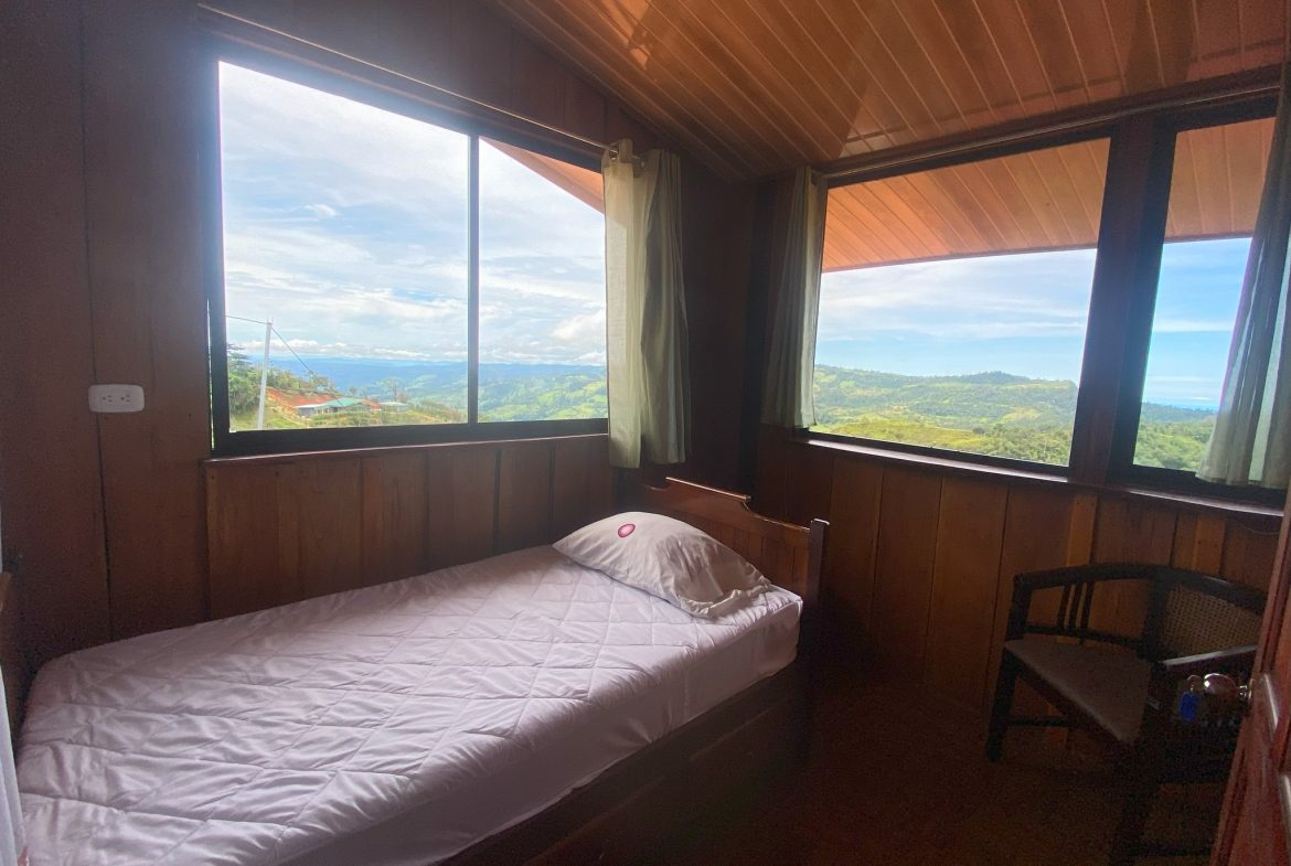 VILLA FONSECA – MOUNTAIN RETREAT WITH STUNNING VIEWS, RUSTIC CABINS & FRUIT ORCHARD – 7.85 ACRES