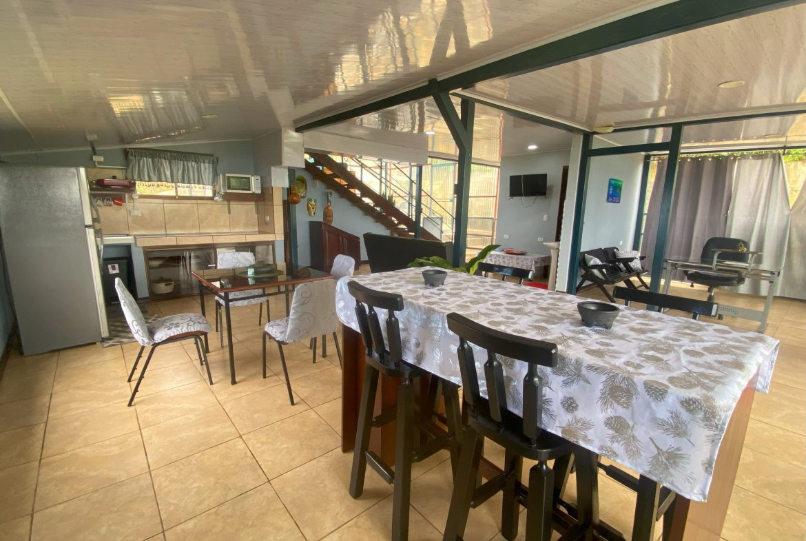 VILLA FONSECA – MOUNTAIN RETREAT WITH STUNNING VIEWS, RUSTIC CABINS & FRUIT ORCHARD – 7.85 ACRES
