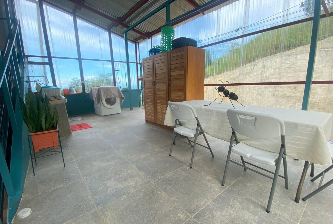 VILLA FONSECA – MOUNTAIN RETREAT WITH STUNNING VIEWS, RUSTIC CABINS & FRUIT ORCHARD – 7.85 ACRES