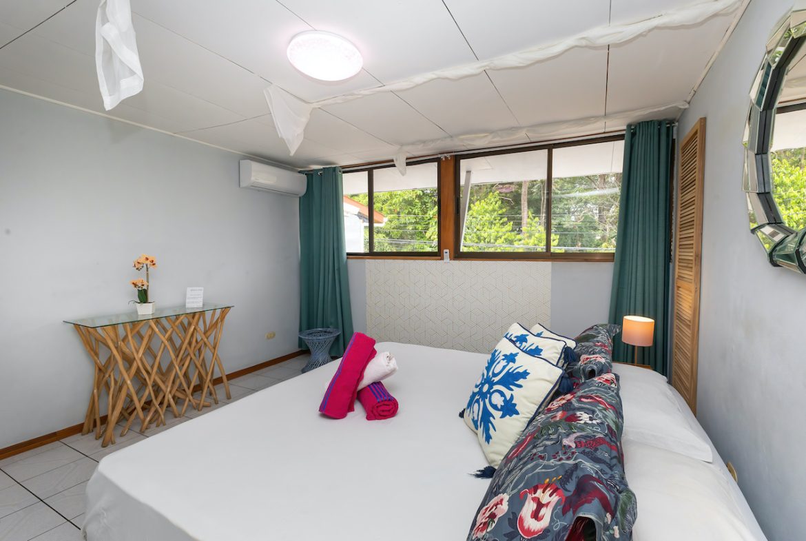 3 UNIT PROPERTY INCOME GENERATING INVESTMENT FOR SALE IN MANUEL ANTONIO
