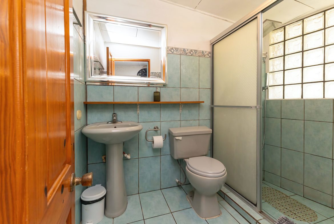 3 UNIT PROPERTY INCOME GENERATING INVESTMENT FOR SALE IN MANUEL ANTONIO