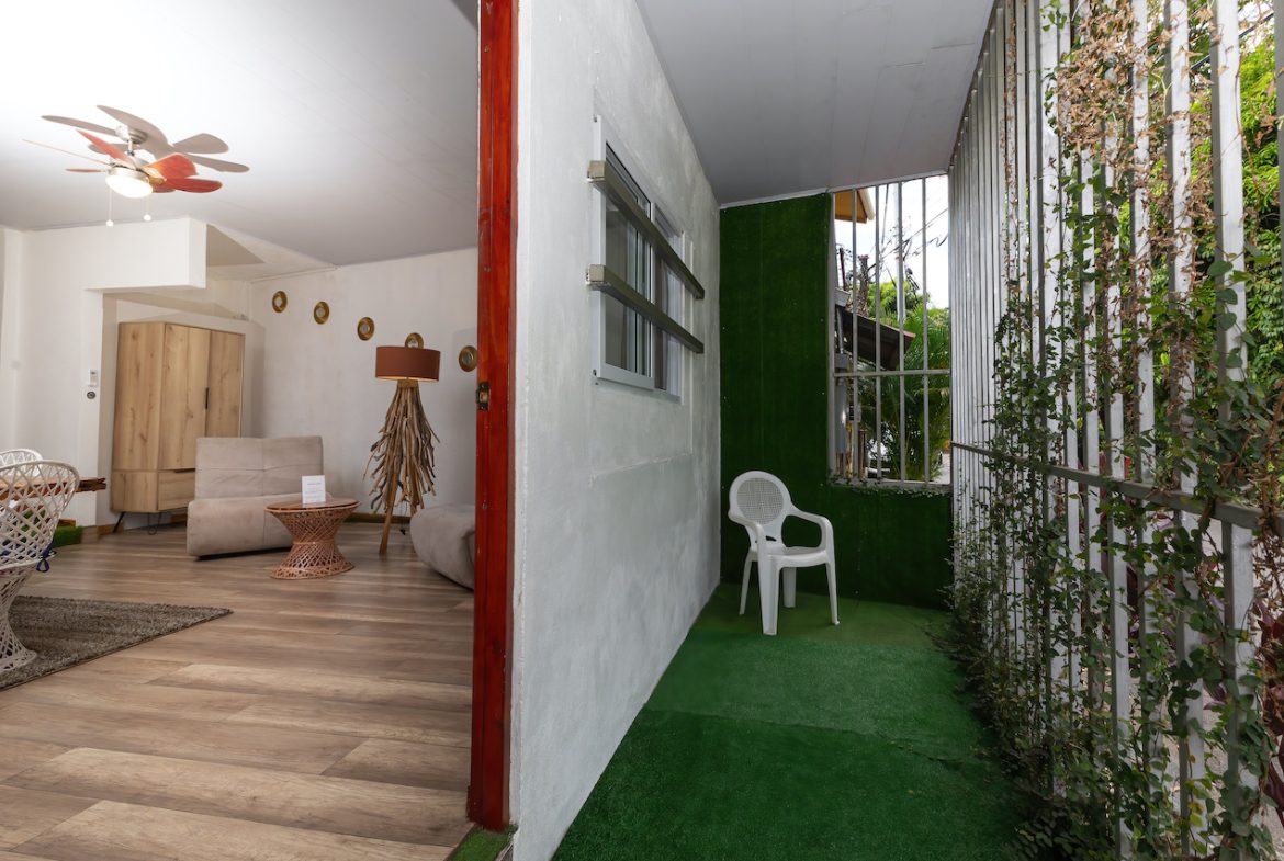 3 UNIT PROPERTY INCOME GENERATING INVESTMENT FOR SALE IN MANUEL ANTONIO