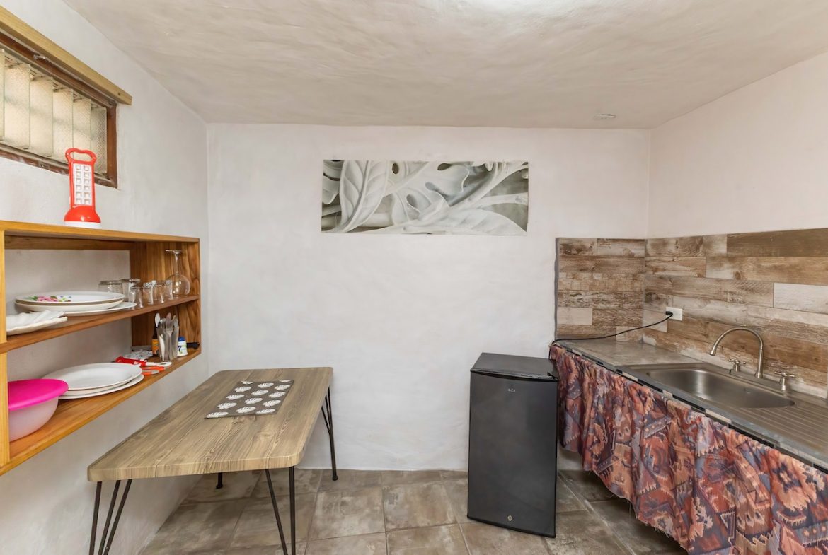 3 UNIT PROPERTY INCOME GENERATING INVESTMENT FOR SALE IN MANUEL ANTONIO