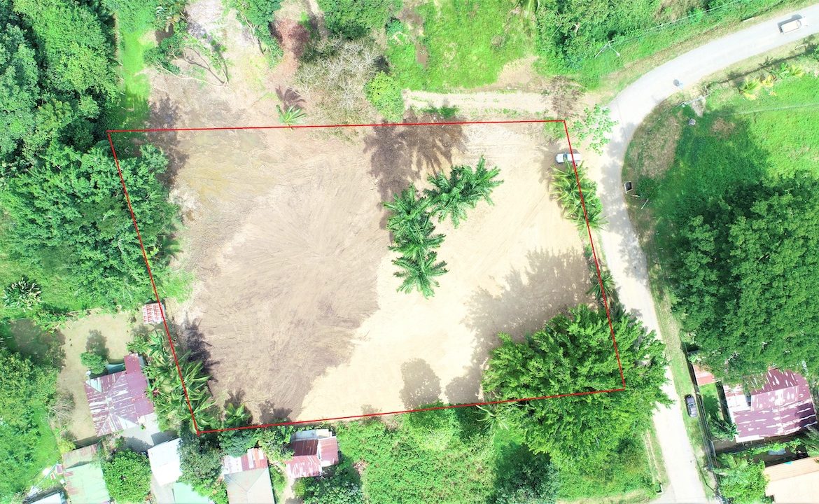COMMERCIAL AND RESIDENCIAL LOT WALKING DISTANCE TO THE BEACH – 1.23 ACRES