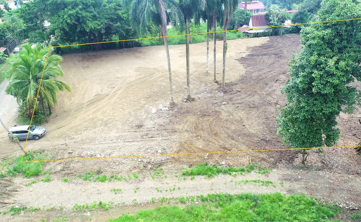 COMMERCIAL AND RESIDENCIAL LOT WALKING DISTANCE TO THE BEACH – 1.23 ACRES