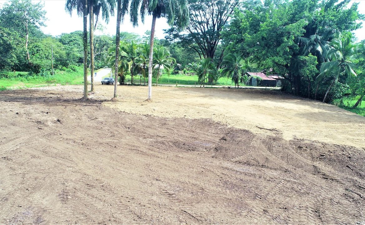 COMMERCIAL AND RESIDENCIAL LOT WALKING DISTANCE TO THE BEACH – 1.23 ACRES