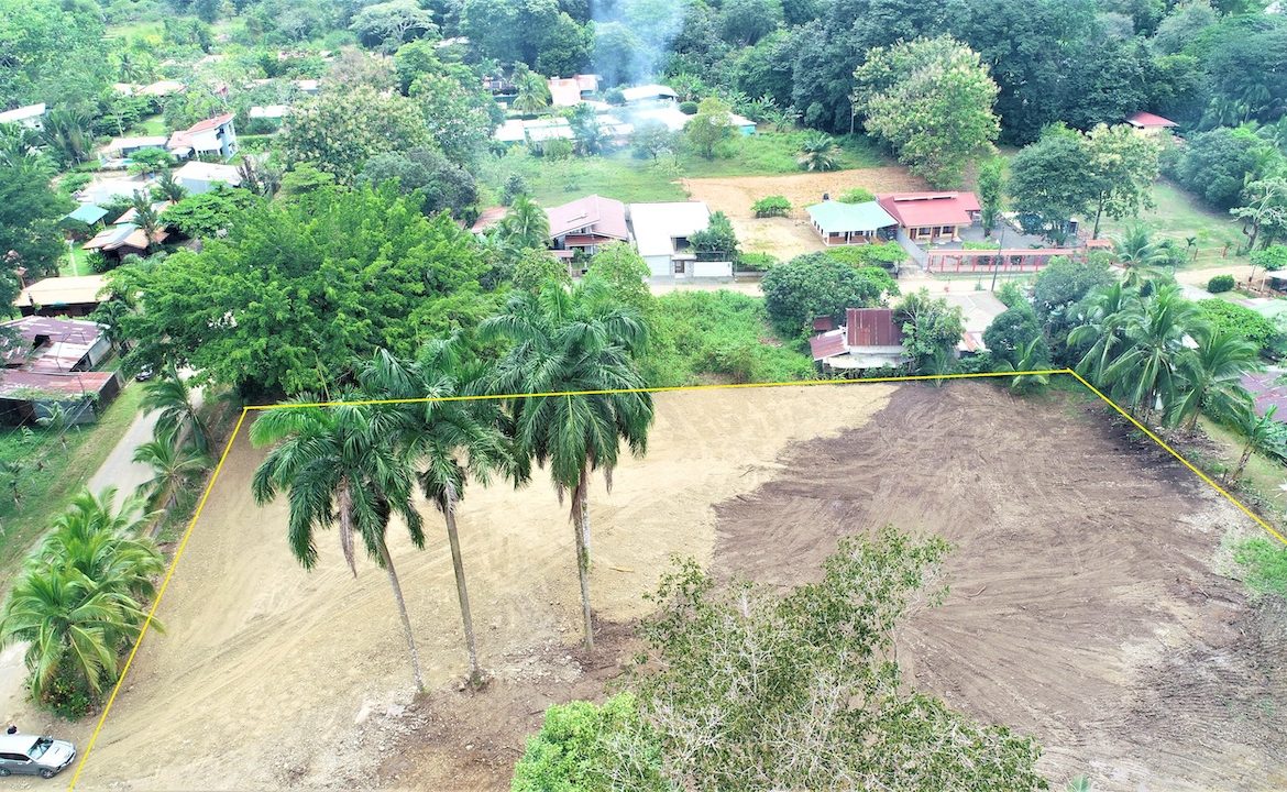 COMMERCIAL AND RESIDENCIAL LOT WALKING DISTANCE TO THE BEACH – 1.23 ACRES