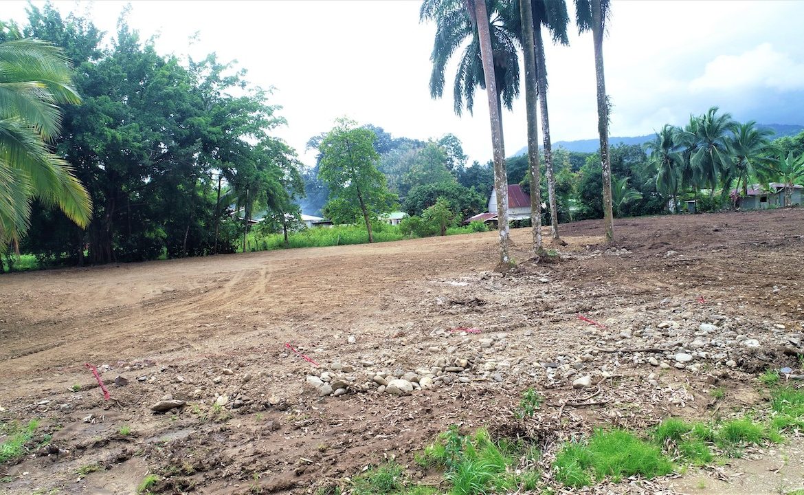 COMMERCIAL AND RESIDENCIAL LOT WALKING DISTANCE TO THE BEACH – 1.23 ACRES