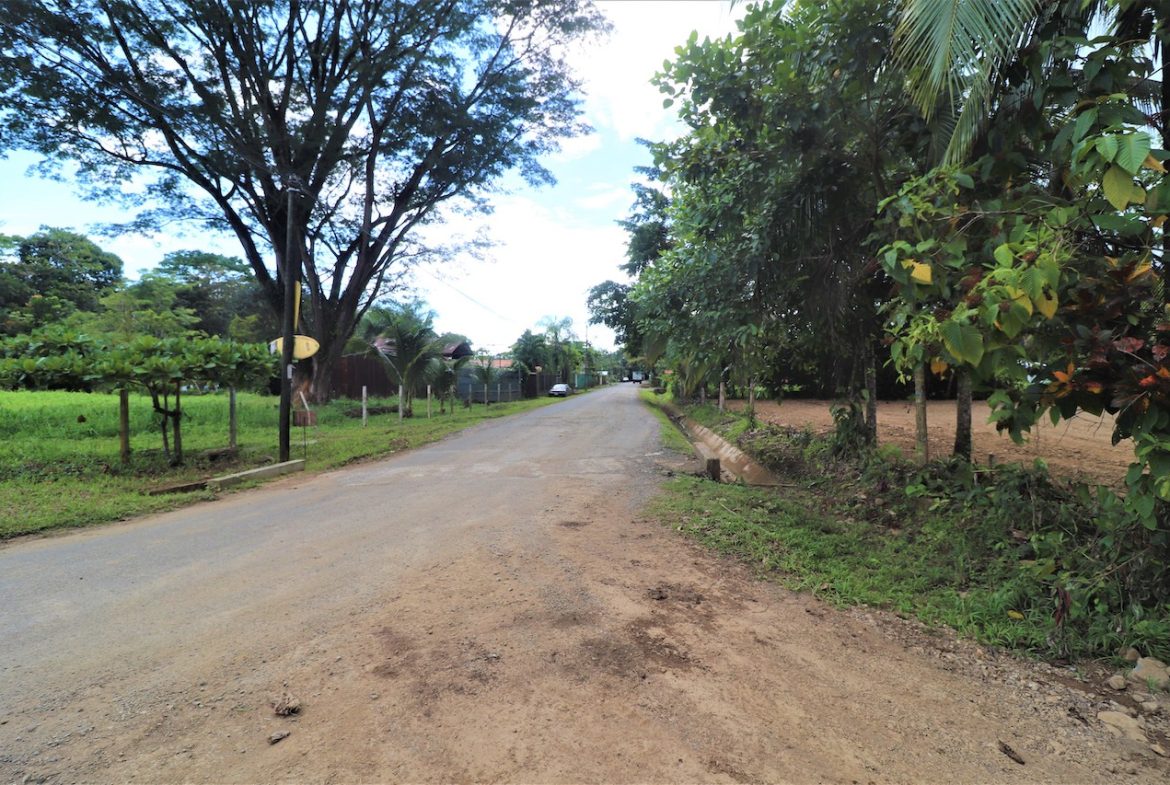 COMMERCIAL AND RESIDENCIAL LOT WALKING DISTANCE TO THE BEACH – 1.23 ACRES