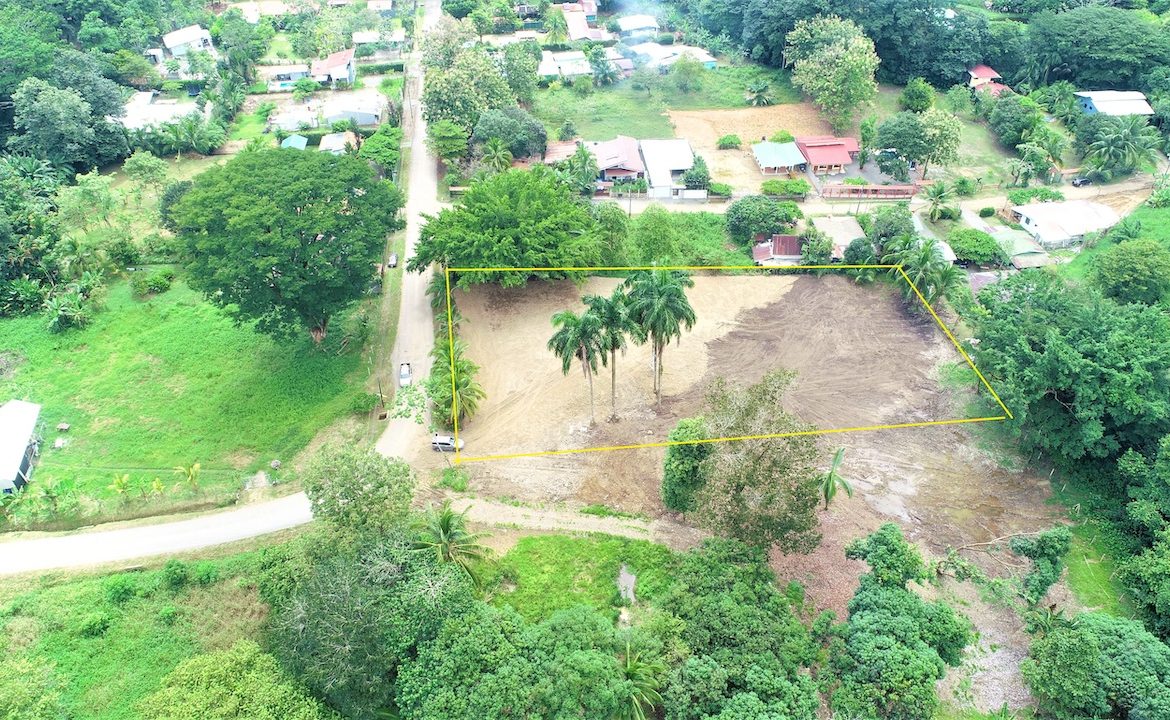 COMMERCIAL AND RESIDENCIAL LOT WALKING DISTANCE TO THE BEACH – 1.23 ACRES