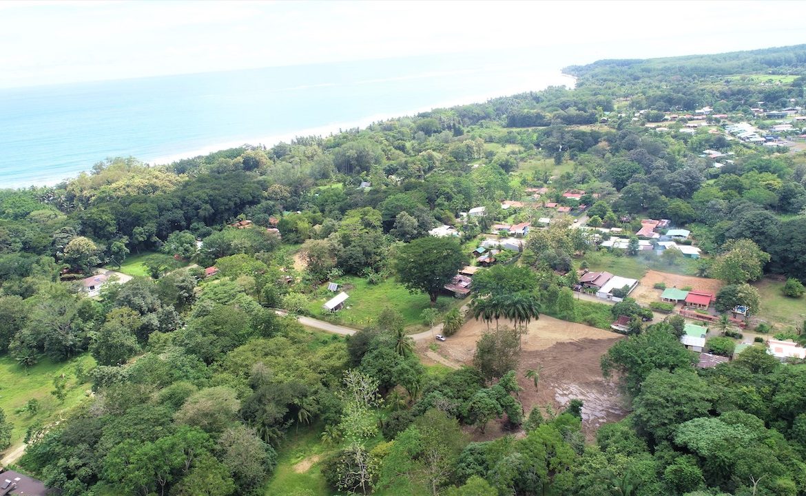 COMMERCIAL AND RESIDENCIAL LOT WALKING DISTANCE TO THE BEACH – 1.23 ACRES