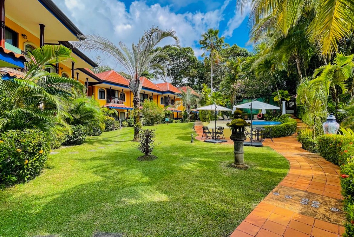 ONE OF A KIND LUXURY BOUTIQUE HOTEL WITH OCEAN AND JUNGLE VIEWS