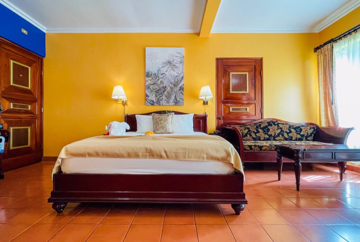 ONE OF A KIND LUXURY BOUTIQUE HOTEL WITH OCEAN AND JUNGLE VIEWS