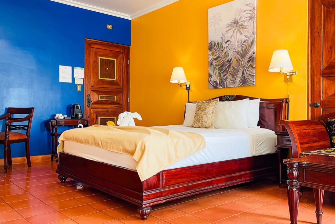ONE OF A KIND LUXURY BOUTIQUE HOTEL WITH OCEAN AND JUNGLE VIEWS