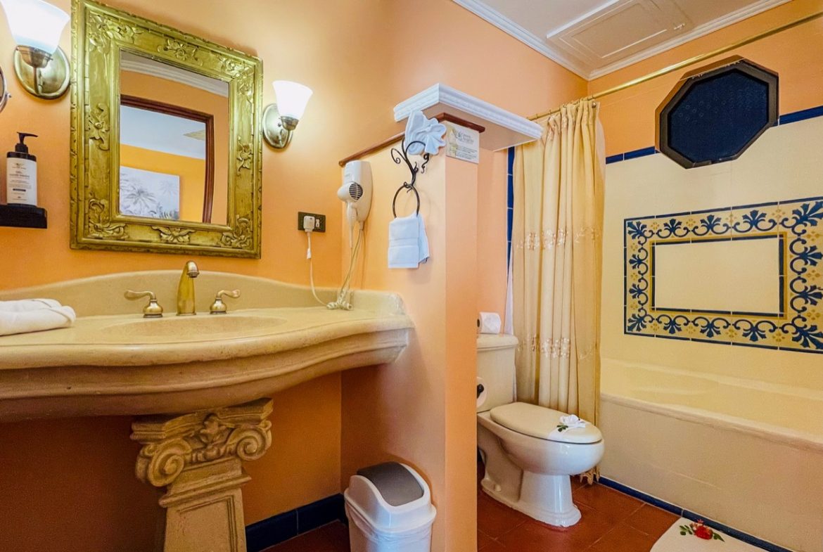 ONE OF A KIND LUXURY BOUTIQUE HOTEL WITH OCEAN AND JUNGLE VIEWS