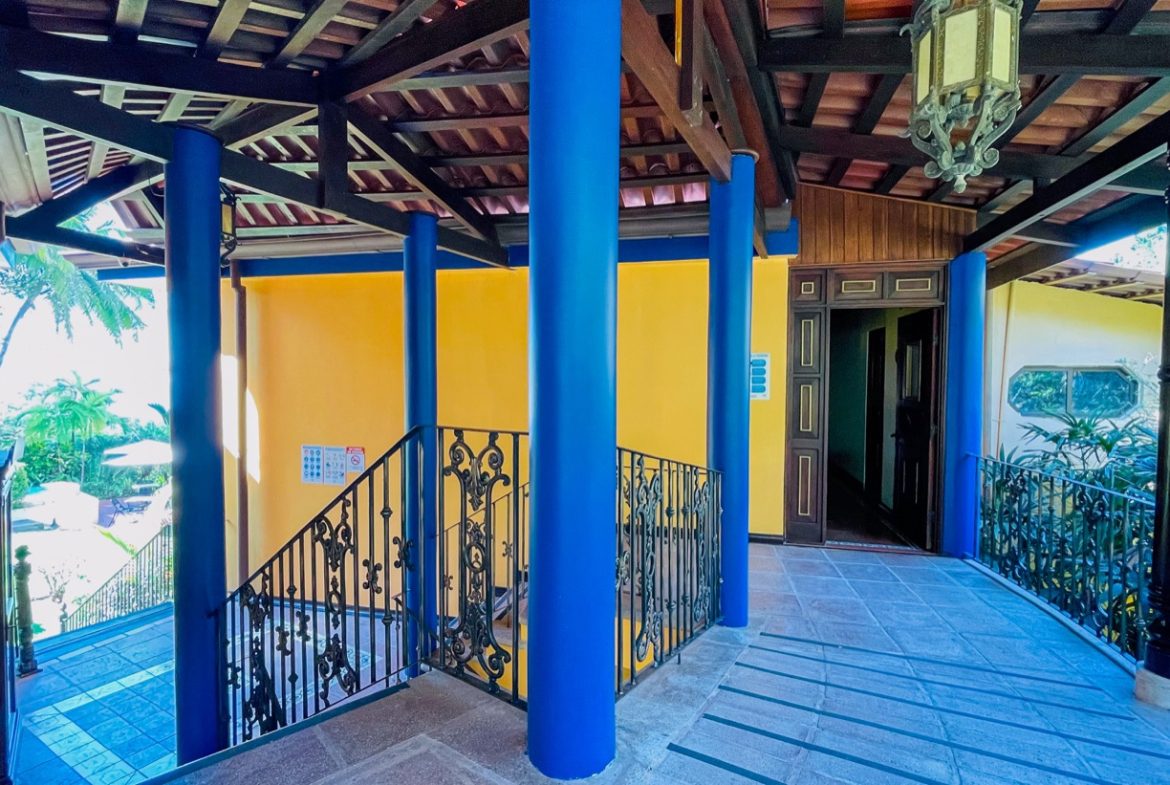 ONE OF A KIND LUXURY BOUTIQUE HOTEL WITH OCEAN AND JUNGLE VIEWS