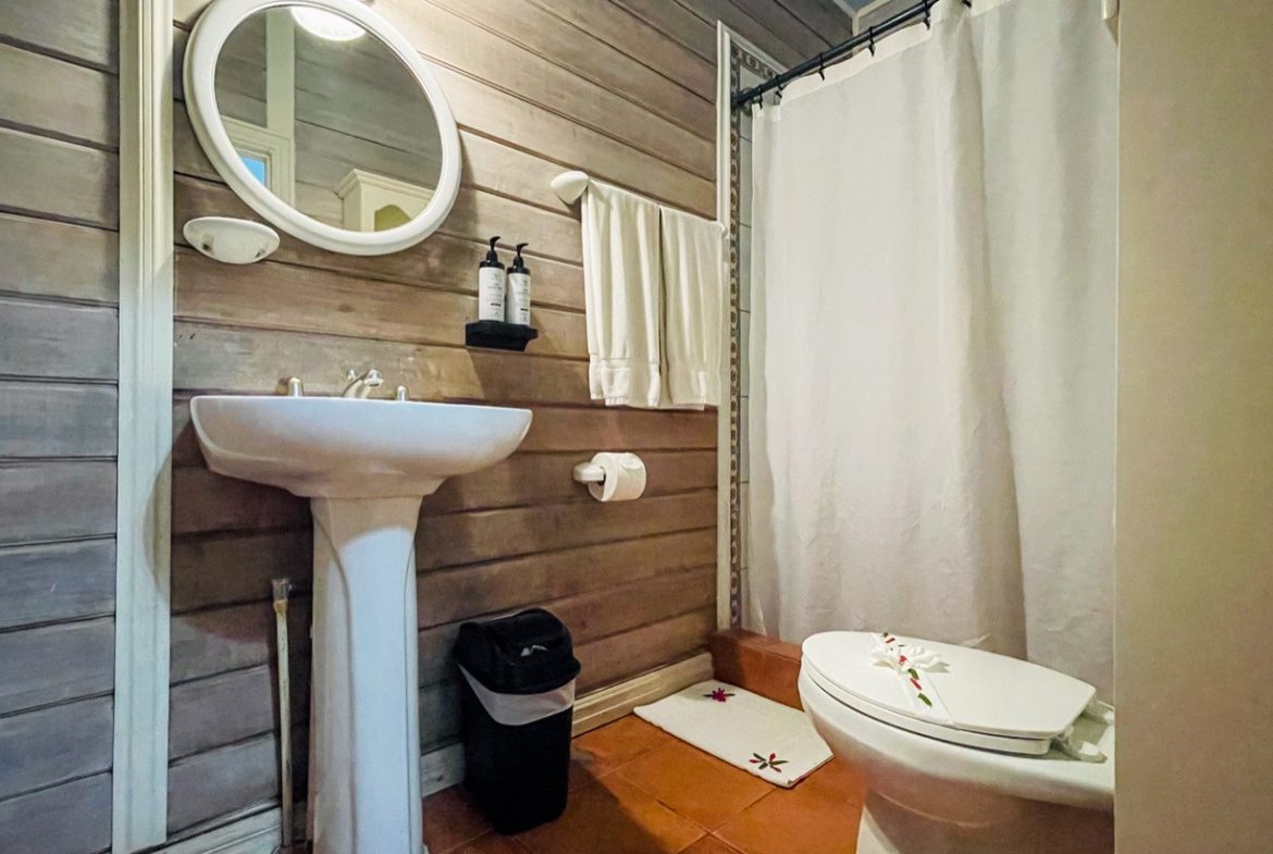 ONE OF A KIND LUXURY BOUTIQUE HOTEL WITH OCEAN AND JUNGLE VIEWS
