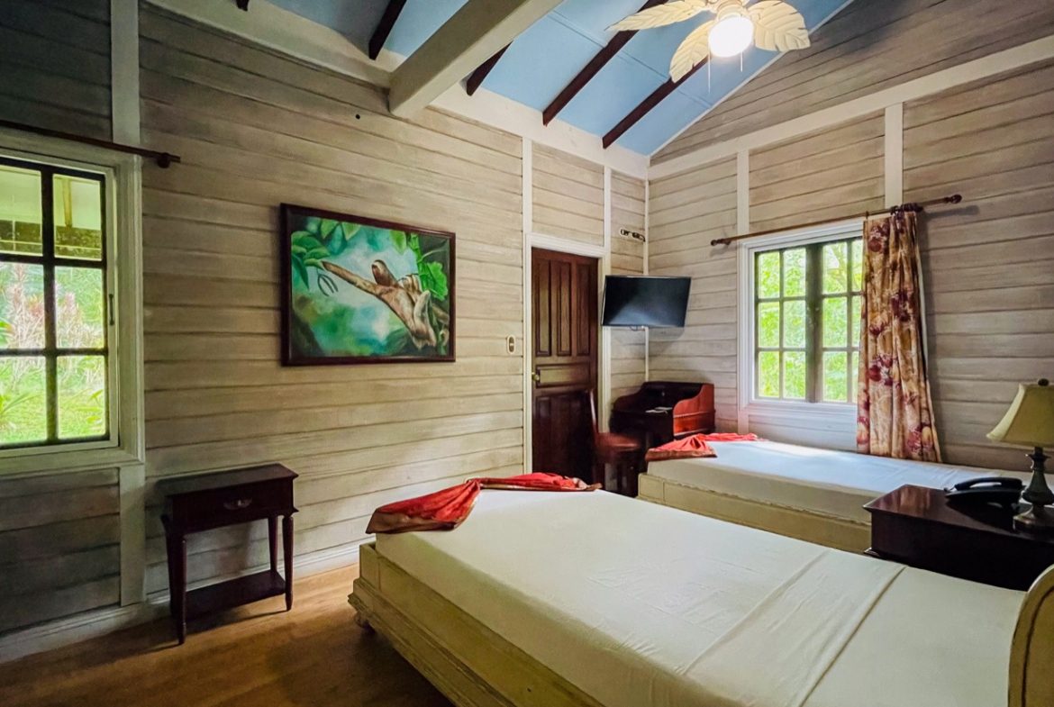 ONE OF A KIND LUXURY BOUTIQUE HOTEL WITH OCEAN AND JUNGLE VIEWS