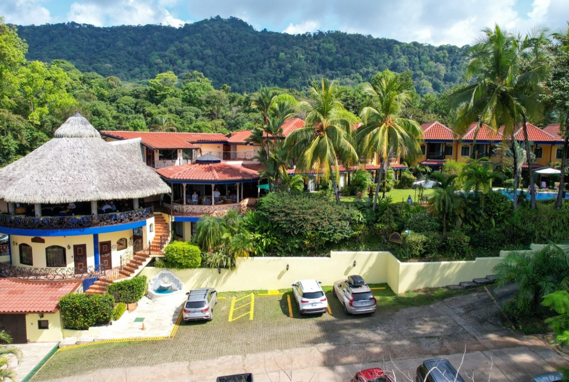 ONE OF A KIND LUXURY BOUTIQUE HOTEL WITH OCEAN AND JUNGLE VIEWS