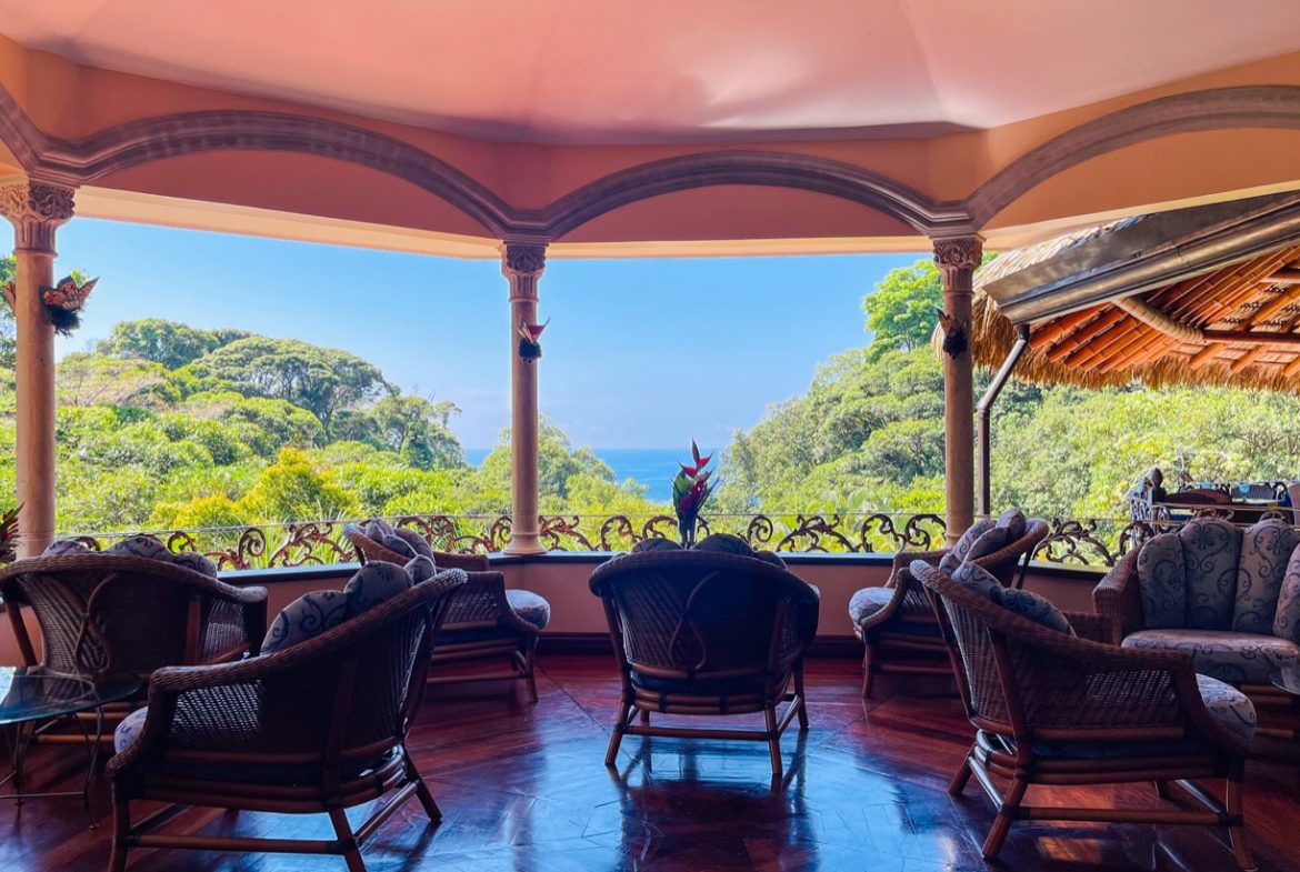 ONE OF A KIND LUXURY BOUTIQUE HOTEL WITH OCEAN AND JUNGLE VIEWS