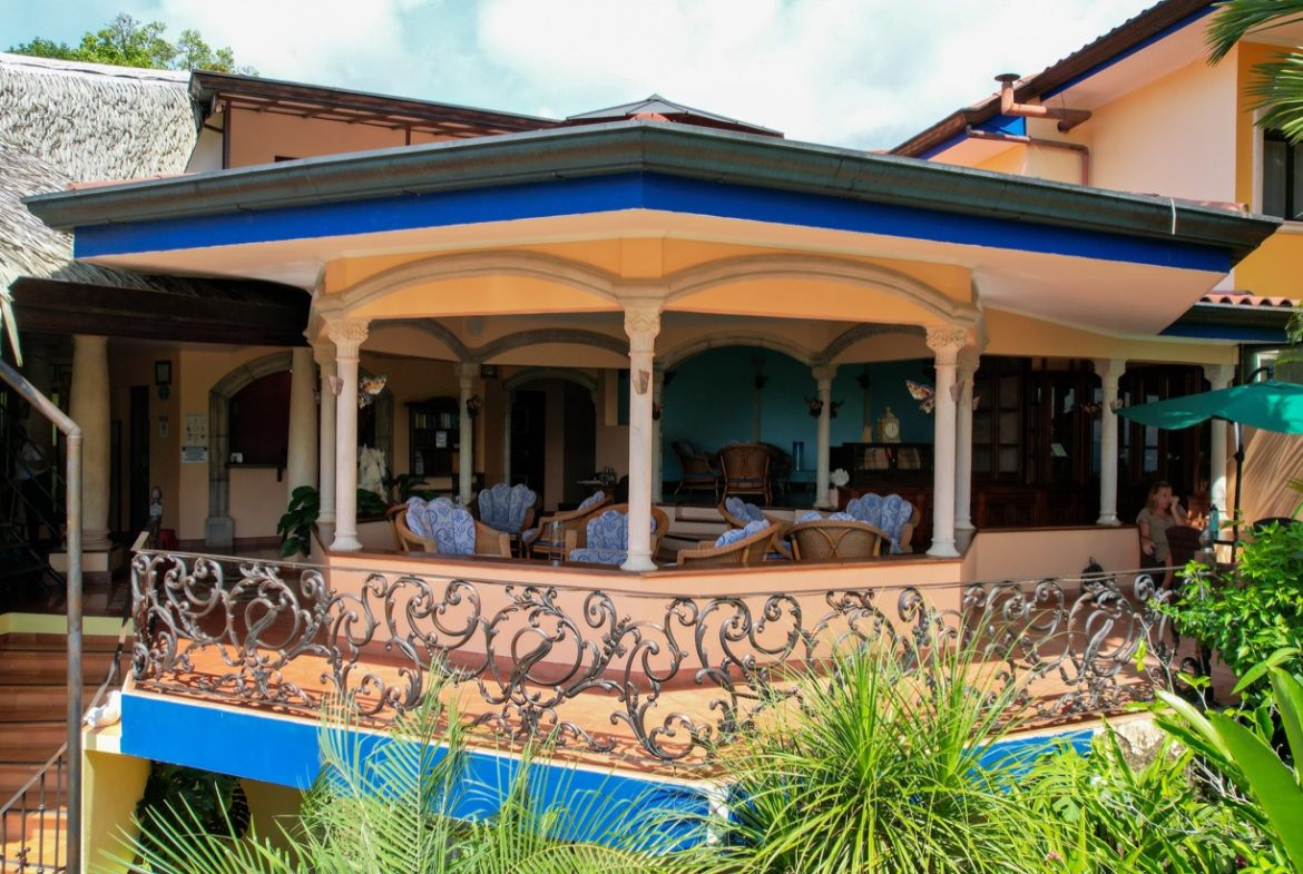 ONE OF A KIND LUXURY BOUTIQUE HOTEL WITH OCEAN AND JUNGLE VIEWS