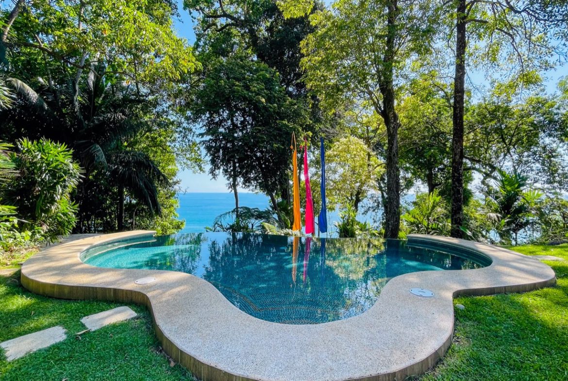 BEACHFRONT COLONIAL ESTATE IN ESCALERAS, Uvita, Costa Rica — photo 4