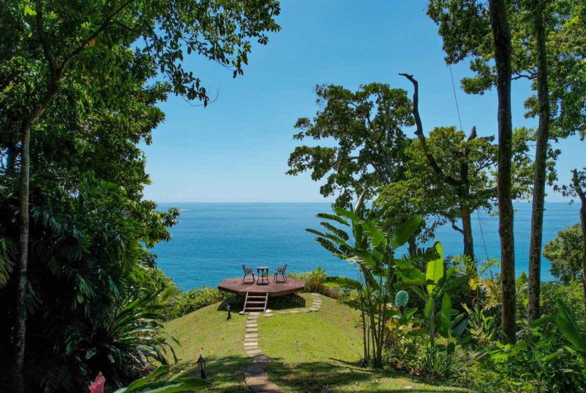 BEACHFRONT COLONIAL ESTATE IN ESCALERAS, Uvita, Costa Rica — photo 2