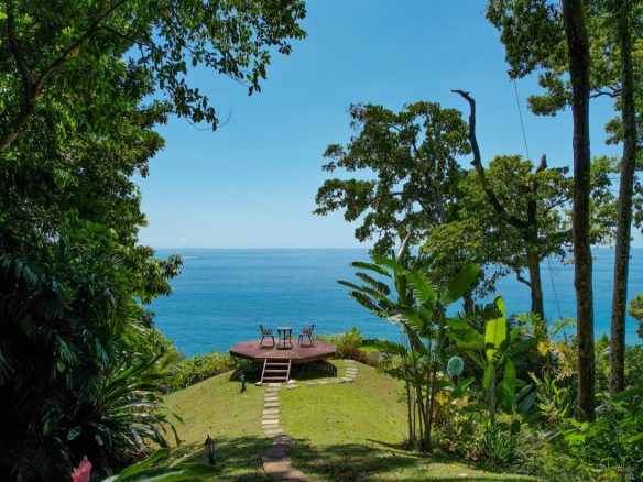 BEACHFRONT COLONIAL ESTATE IN ESCALERAS, Dominical, Costa Rica — photo 2