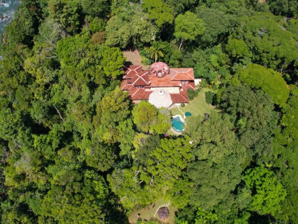 BEACHFRONT COLONIAL ESTATE IN ESCALERAS, Dominical, Costa Rica — photo 8