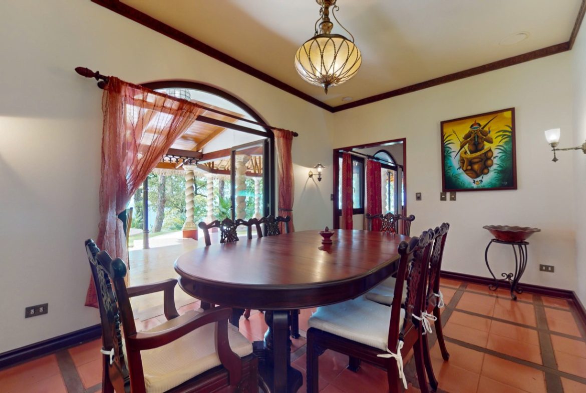 BEACHFRONT COLONIAL ESTATE IN ESCALERAS